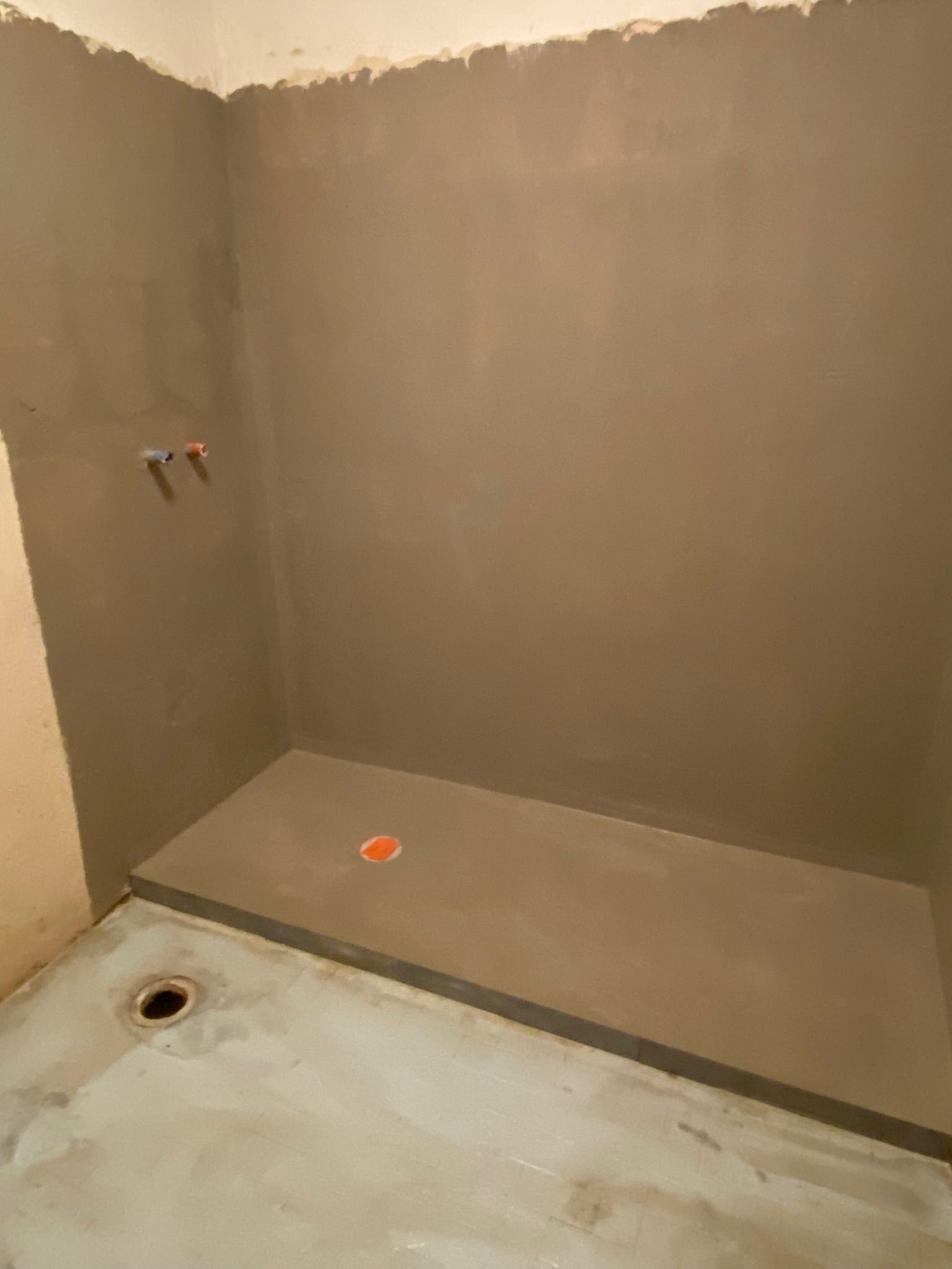 Fachgerechte Abdichtung der Walk-in-Dusche 1200 Wien Brigittenau