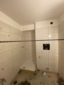 Fliesenarbeiten im Dusch- und Sanitärbereich