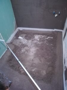Fachgerechter Bodenaufbau und Gefälleausbildung für barrierearme Dusche